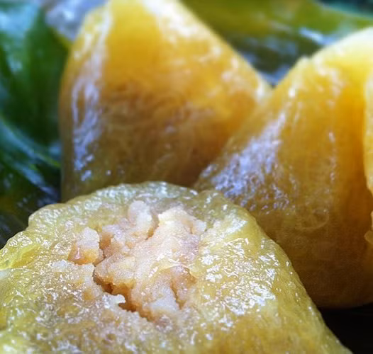 Bánh tro: Món ăn truyền thống này phổ biến trong dịp Tết Đoan Ngọ ở Nam Trung Bộ và Nam Bộ Việt Nam và một số nơi của Miền Bắc. Bánh tro có nhiều tên và hình dáng khác nhau như bánh ú, bánh gio, bánh âm và có vài biến thể khác nhau theo địa phương.