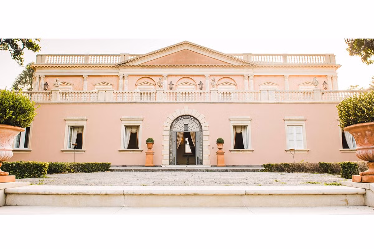 Cũng được xây dựng vào nửa đầu thế kỷ thứ 18, biệt thự La Limonaia xuất hiện trong Bố già III với vai trò là nhà của nhân vật phản diện Altobello.