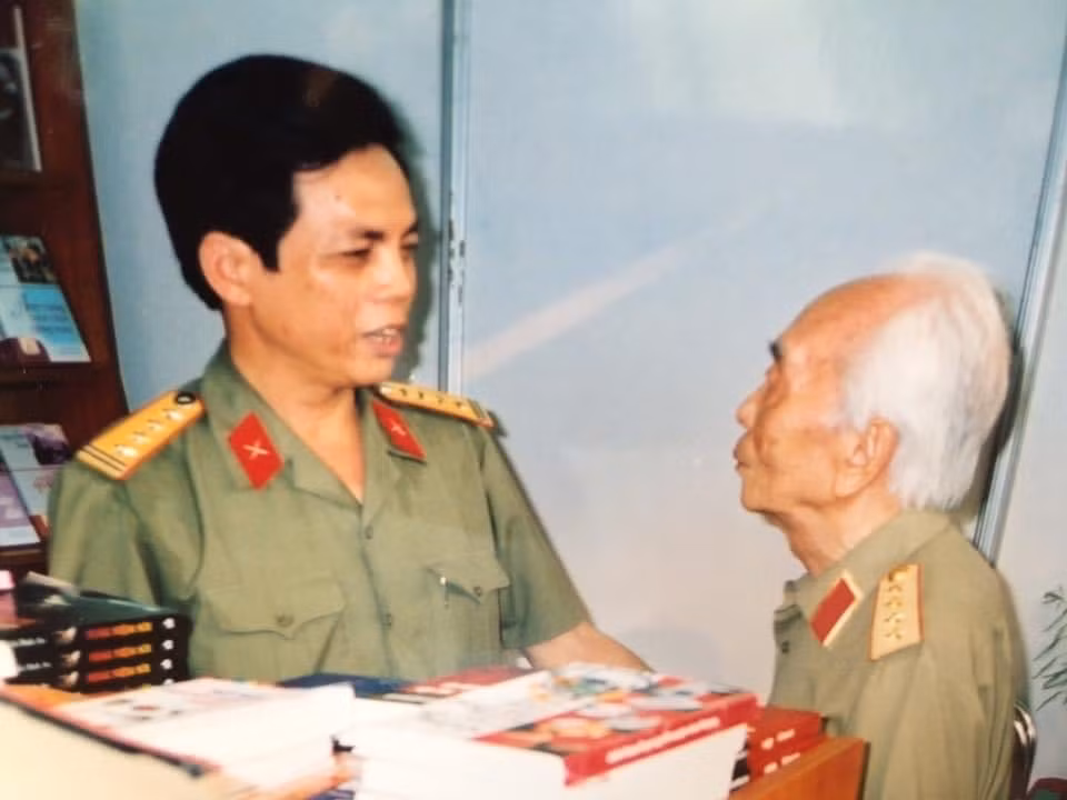 Dau an sau dam cua Dai tuong Vo Nguyen Giap voi Thu vien Quan doi-Hinh-2