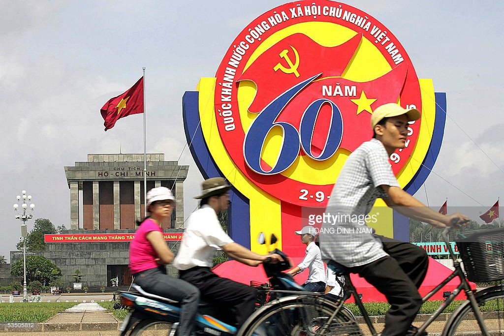 Quảng trường Ba Đình trong dịp Quốc khánh lần thứ 60 của Việt Nam, năm 2005.