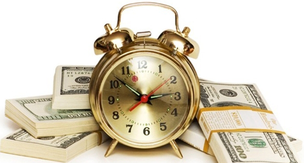 Một dự đoán khác liên quan đến vấn đề tiền bạc. Vanga tin rằng vào năm 2022 sẽ có hai dòng tiền, các hướng sẽ là Đông và Tây. Niềm vui như vậy sẽ chỉ ảnh hưởng đến Nga một phần. Người Nga sẽ trở nên giàu có, mặc dù họ không cầm tiền trong tay.