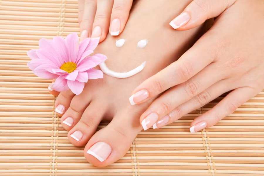 Những người này đi đâu cũng dễ gặp được quý nhân tương trợ, được người khác sẵn lòng giúp đỡ, nhờ thế mà công việc trôi chảy dễ dàng, tiền kiếm được dễ như trở bàn tay.