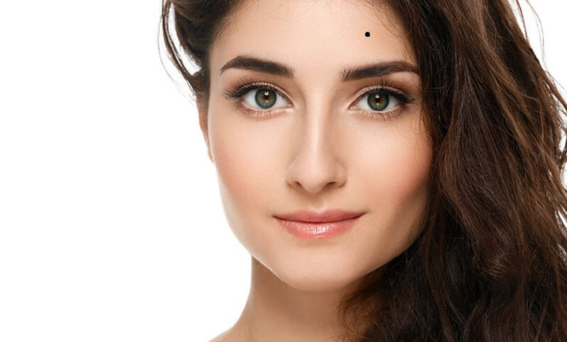 Vì vậy, người sở hữu nốt ruồi trên trán hợp làm chủ, tự mình kinh doanh cả cuộc đời họ cuối cùng sẽ vô cùng thênh thang viên mãn.