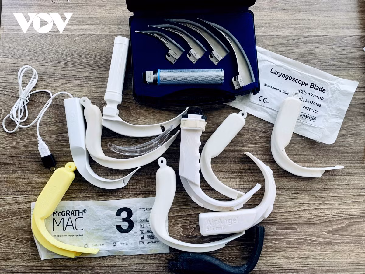 Nam sinh che tao dung cu dat ong tho co camera ho tro dieu tri COVID-19-Hinh-3