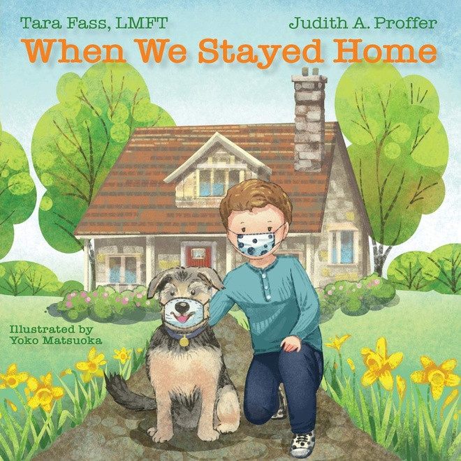 Khi chúng mình ở nhà (When We Stayed Home): Tác giả: Lmft Tara Fass, Judith Proffer và Yoko Matsuoka.Với những hình ảnh minh họa và lời văn dễ hiểu, Khi chúng mình ở nhà giúp trẻ nhỏ 3-8 tuổi định hướng cảm xúc và cổ vũ bản thân trong giai đoạn đại dịch nhiều biến động. Tác phẩm đề cao vai trò của những “trợ thủ đắc lực” của trẻ qua việc rửa tay, đeo khẩu trang, giãn cách xã hội và ở nhà.