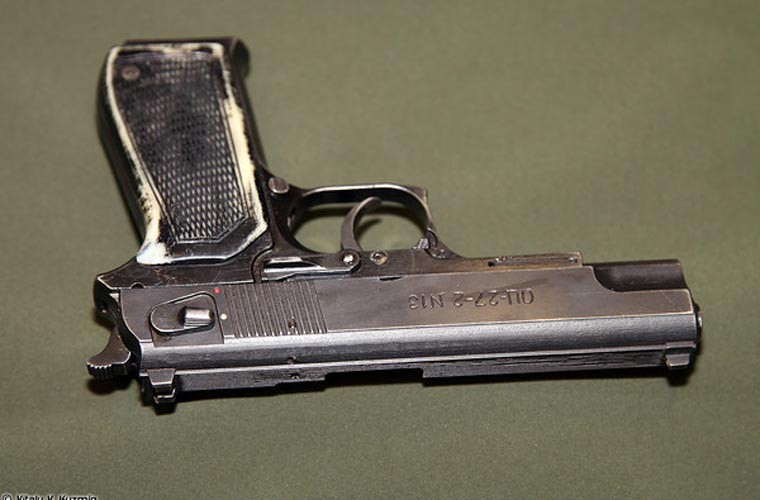 Điểm mạnh của súng ngắn OTs-27 là có thể sử dụng nhiều cỡ đạn khác nhau. Nó có thể bắn được đạn cỡ 9x18mm, 9x19mm và 7.62x25mm. Việc hoán đổi chỉ là thay hộp tiếp đạn và cụm khóa nòng. Sự tiện dụng của OTs-27 chính là yếu tố lực lượng vũ trang Nga ưa chuộng