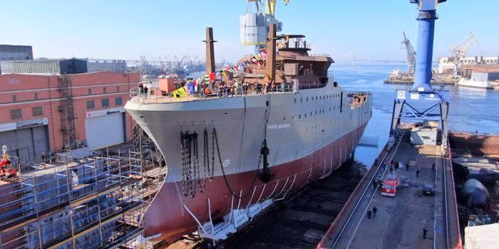 Nga doc suc hoi sinh nganh cong nghiep dong tau quan su