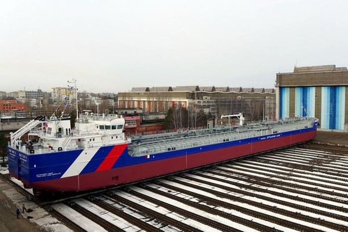 Trong 15 năm tới, Chính phủ Nga dự kiến danh mục đơn đặt hàng tàu dân sự sẽ tăng gấp 6 lần, lên tới 2,3 nghìn tỷ Ruble. Bản kế hoạch này rất tham vọng và khiến Nga là một trong những nước dẫn đầu thế giới về khối lượng đặt hàng.