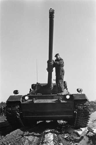 Về mặt hỏa lực, trong khi xe tăng Leopard 1 chỉ được trang bị nòng pháo 105mm L7... Nguồn ảnh: QQ.