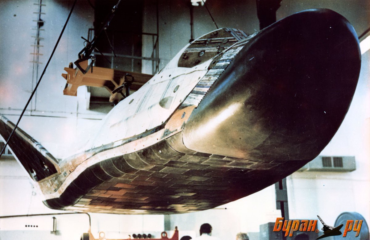 BOR-2 đã thực hiện lần phóng thứ ba với một bảng điều khiển thử nghiệm ở phần dưới của thân, nhưng giải pháp này không hoàn toàn thành công. Việc bảo vệ nhiệt không thể chịu đựng được, đó là lý do tại sao một số hệ thống bị lỗi, bao gồm cả dù.