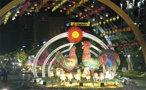 Chu tich Quoc hoi du khai mac duong hoa Nguyen Hue Tet 2017-Hinh-2