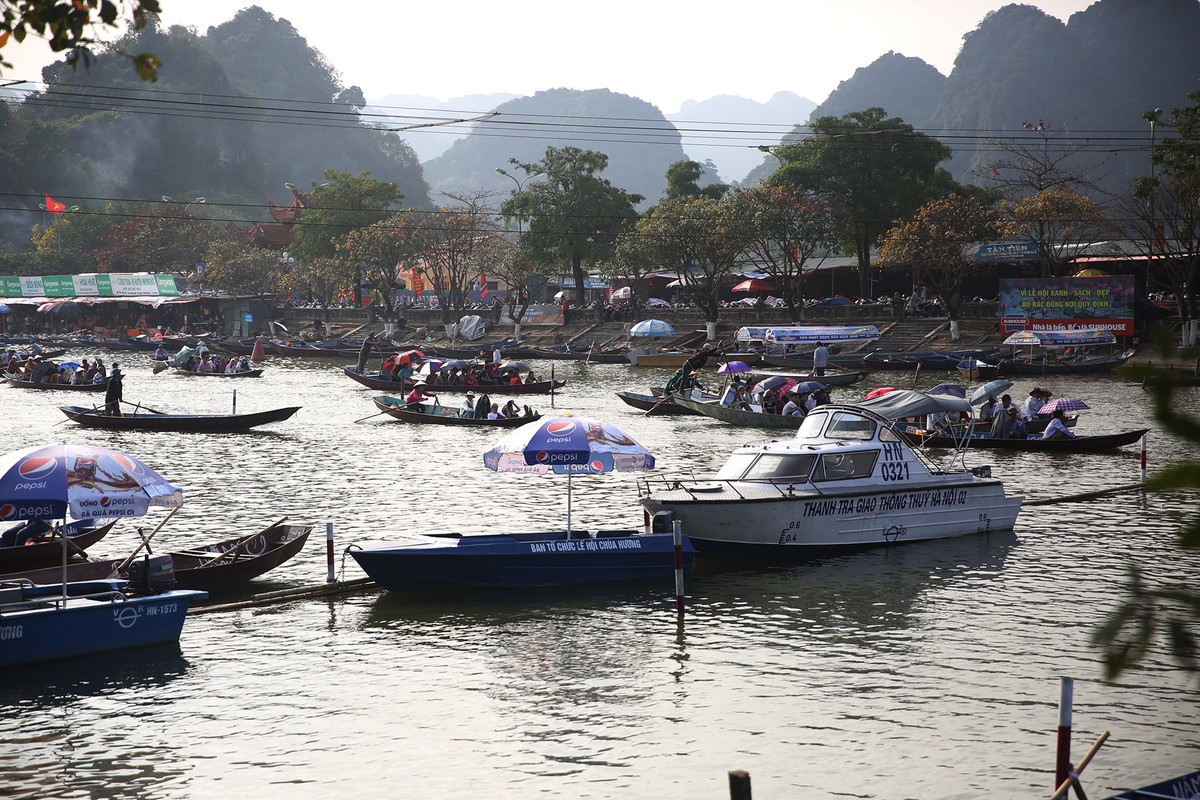 Chỉ có khoảng 10 chiếc xuồng máy phục vụ công tác quản lý của lực lượng chức năng. Số xuồng máy này đều được cấp chứng nhận đăng kiểm.