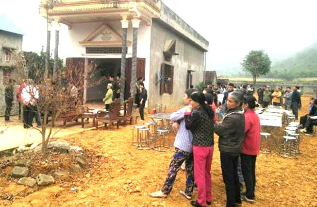 Thanh Hoa: Truong cong an xa chet treo co trong chuong trau