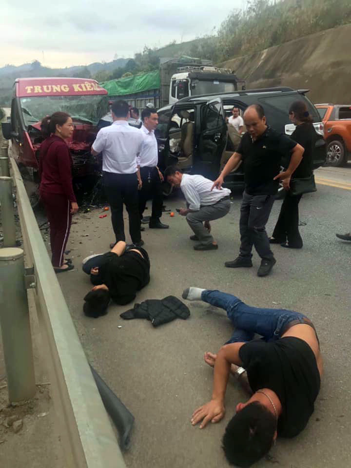 Vụ tai nạn giao thông đã làm 12 người bị thương.