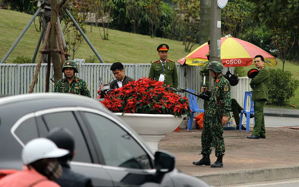 Chu tich Kim Jong-un dang den Ha Noi, an ninh duoc that chat tuyet doi-Hinh-12