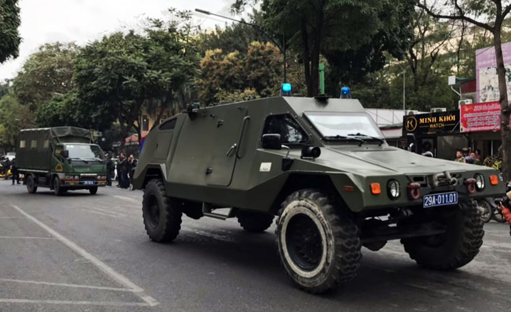Các xe bọc thép RAM-2000 cũng chính thức được triển khai trên đường phố Hà Nội.