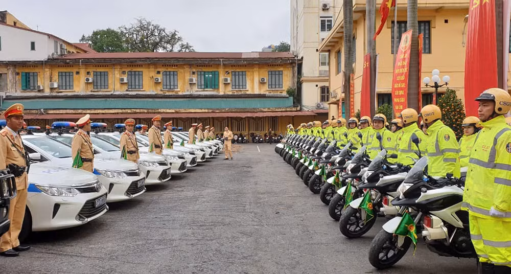 Trien khai xe boc thep bao ve Hoi nghi thuong dinh My - Trieu