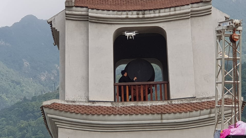 Chủ tịch UBND tỉnh Quảng Ninh Nguyễn Đức Long đánh trống chính thức khai hội Yên Tử 2019.