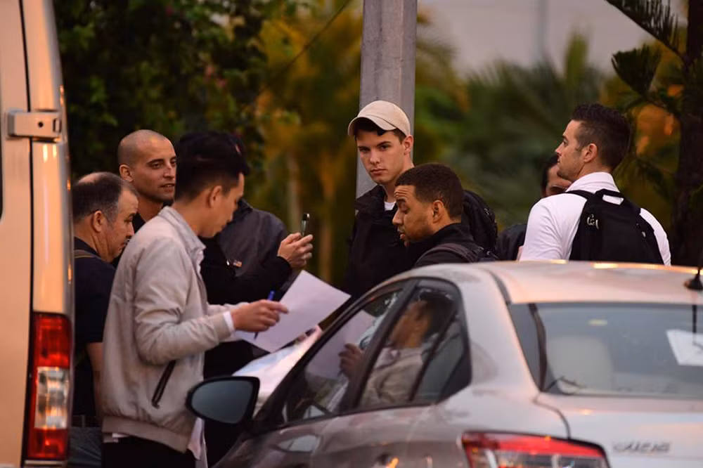 Đặc vụ Mỹ luôn sẵn sàng và có kế hoạch để bảo vệ Tổng thống Donald Trump. Ảnh chụp chiều ngày 26/2