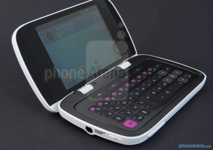 Samsung DoubleTime tuy không thảm hại như LG DoublePlay nhưng cũng bị lãng quên vì những tính năng mờ nhạt của mình.