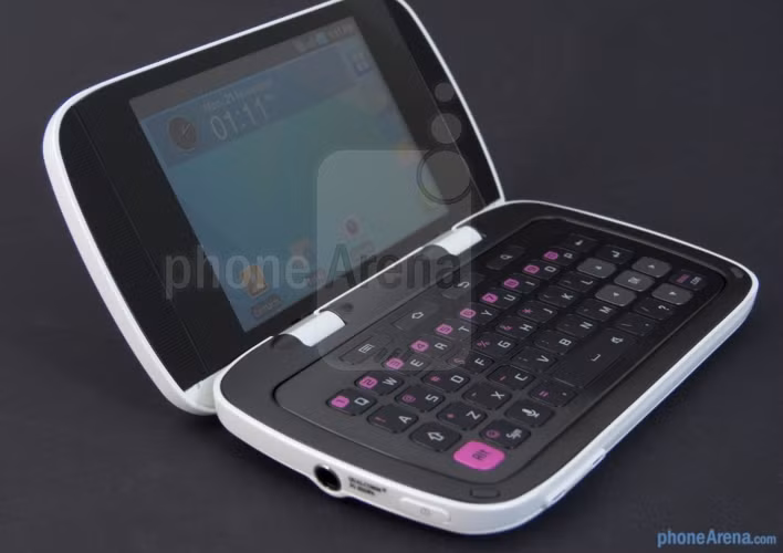 Samsung DoubleTime tuy không thảm hại như LG DoublePlay nhưng cũng bị lãng quên vì những tính năng mờ nhạt của mình.