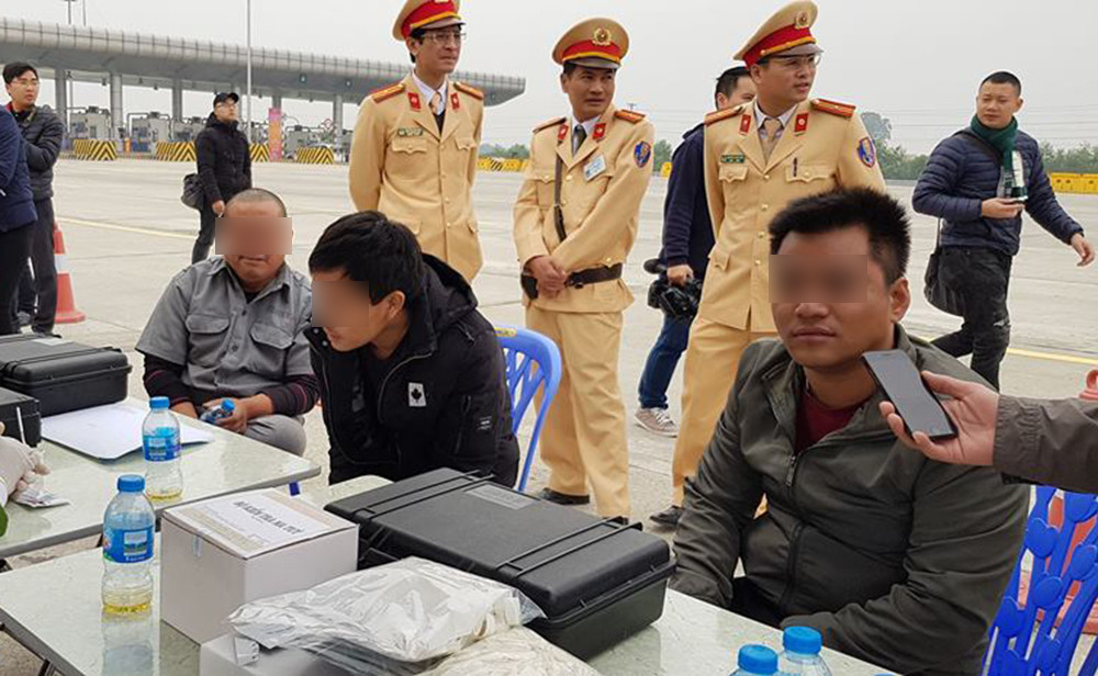 Phat hien 65 lai xe duong tinh ma tuy trong 10 ngay kiem tra-Hinh-2