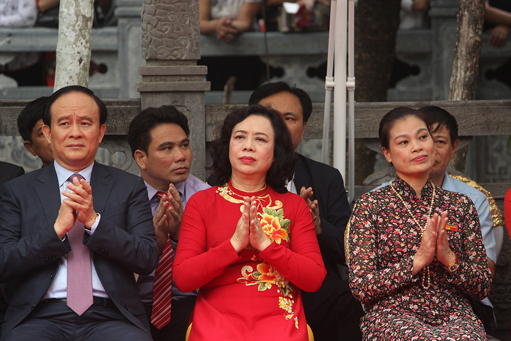 Các đại biểu TP Hà Nội, huyện Mỹ Đức... đến tham dự lễ khai mạc hội chùa Hương năm 2019.