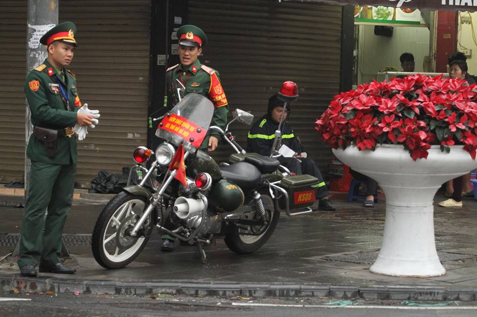 Đơn vị Kiểm soát quân sự có mặt ở trên các con phố.