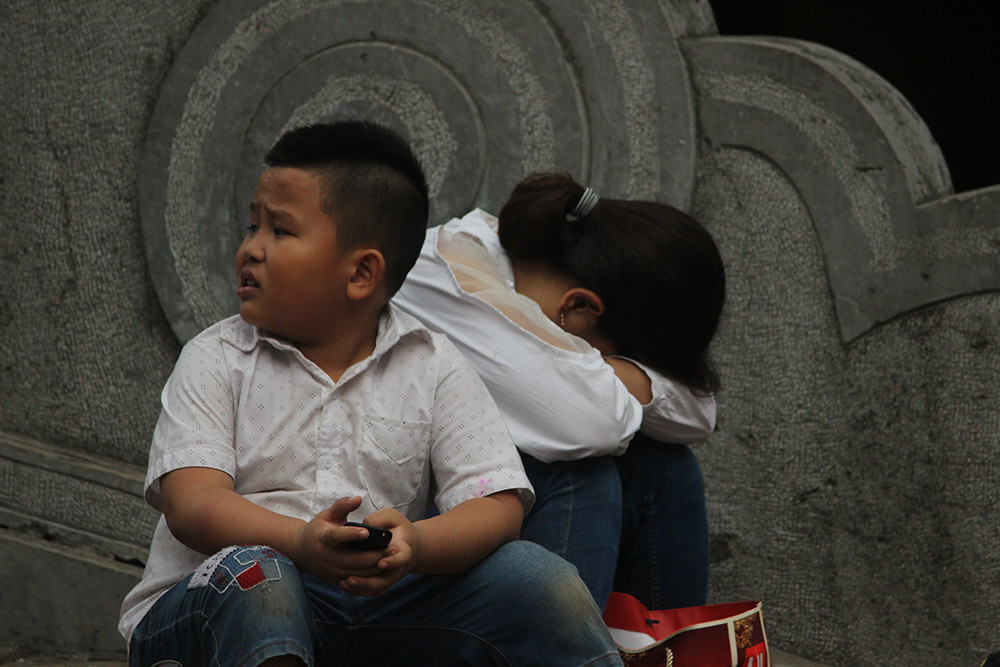 ... đến các em nhỏ cũng không tránh khỏi những phút mệt mỏi.