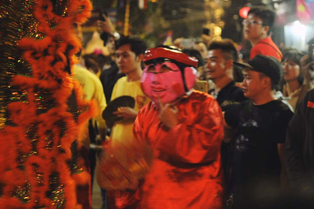 Trong lễ hội rước “ông lợn”, nếu gia đình nào có “ông lợn” được chọn sẽ rất hãnh diện, họ cho rằng sang năm mới may mắn sẽ đến với gia đình mình.