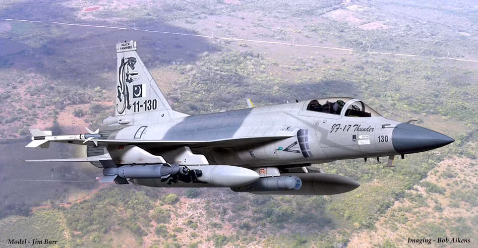 Khác biệt lớn nhất giữa JF-17 Block III với các phiên bản cũ đó là hệ thống điện tử hàng không của nó mạnh hơn nhiều, xoay quanh radar mảng pha quét chủ động (AESA).