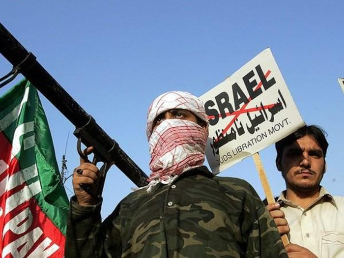 Mặc dù giữa Iran và Israel chưa xảy ra chiến tranh trực tiếp, nhưng có một chiến trường mà ở đó Iran và Israel liên tục xung đột vũ trang với nhau, đó chính là chiến trường Syria, một quốc gia có chung đường biên giới với Israel.