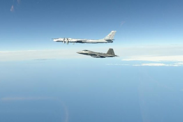 Giới chuyên gia quân sự giải thích, thuật ngữ "đánh chặn" trong bối cảnh này không hoàn toàn chính xác. Đánh chặn thực sự là phá hủy một máy bay nước ngoài hoặc buộc nó hạ cánh nếu vi phạm biên giới Liên bang Nga.