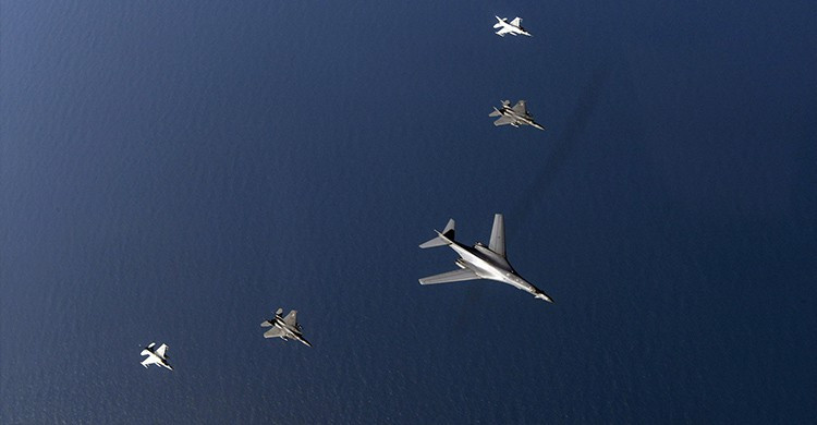 Đầu tiên, NATO muốn thăm dò sự sẵn sàng của hệ thống phòng không và không quân Nga. Giới quân sự phương Tây rất quan tâm đến bố trí phòng không tại Kaliningrad và Crimea.