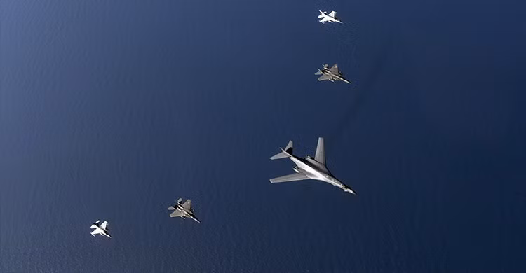 Đầu tiên, NATO muốn thăm dò sự sẵn sàng của hệ thống phòng không và không quân Nga. Giới quân sự phương Tây rất quan tâm đến bố trí phòng không tại Kaliningrad và Crimea.