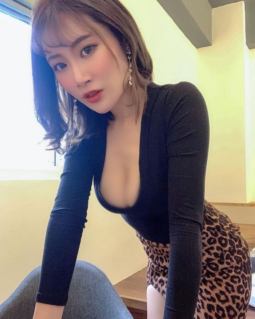 Theo mọi người, hot girl có một khuôn mặt sáng, thân hình đẹp, nếu như chú ý chỉn chu về mặt hình ảnh hơn, cô sẽ trở nên nổi bật.