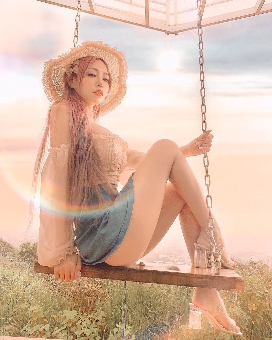 Trên trang cá nhân, Tiểu Đào thường đăng ảnh xinh đẹp lung linh, thu hút được đông đảo sự quan tâm, chú ý của mọi người.