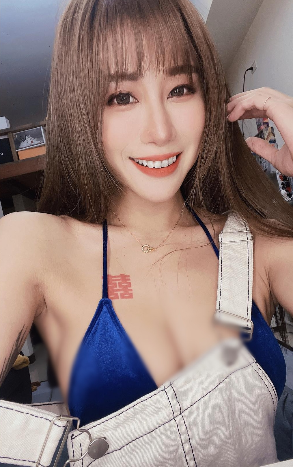 Song Hỷ là một trong những hot girl, người mẫu gợi cảm ở Đài Loan. Lần nào xuất hiện, cô nàng cũng vô cùng quyến rũ, nóng bỏng, thu hút sự chú ý của nhiều người.
