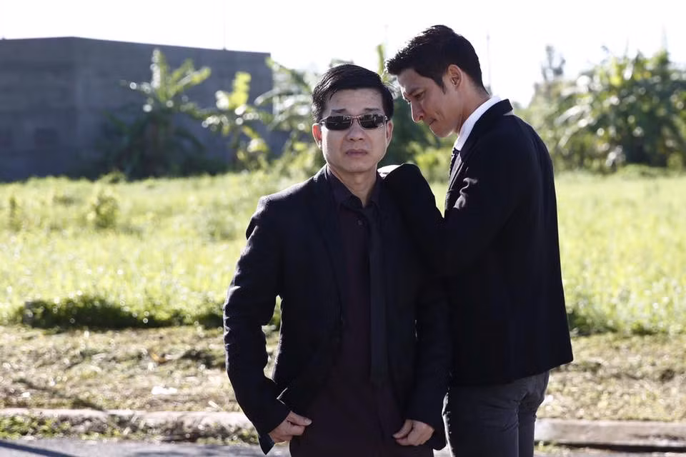 Nhiếp ảnh gia Đoàn Minh Tuấn và diễn viên Huy Khánh trước giờ đón dâu. 