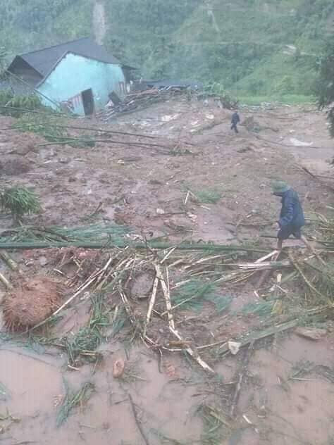 Ha Giang: Mua lon gay sat lo khien 1 nguoi chet va 3 nguoi bi thuong
