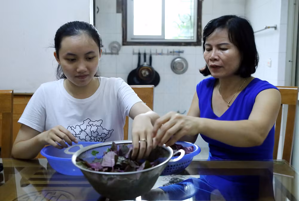 Ngô Thu Hà cũng cho biết, để có được thành tích như ngày hôm nay, ngoài sự động viên của gia đình, em còn gửi lời cảm ơn sâu sắc đến các thầy cô giáo, nhà trường, nơi em đã từng học.