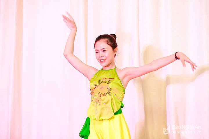 Nữ sinh Nghệ An cho biết sẽ đăng ký xét tuyển vào ngành Sư phạm Ngữ văn của Trường ĐH Sư phạm Hà Nội để kiên định ước mơ theo đuổi nghề giáo từ bé.