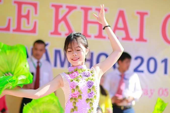 Thái Bảo là một nữ sinh khá xinh xắn với sở thích múa. Em là thành viên của một vũ đoàn có tiếng. Trong suốt năm lớp 12, mặc dù bận rộn với Kỳ thi THPT Quốc gia nhưng Bảo vẫn thường đi biểu diễn với đoàn tại các hội diễn, sự kiện ra mắt các nhãn hàng.