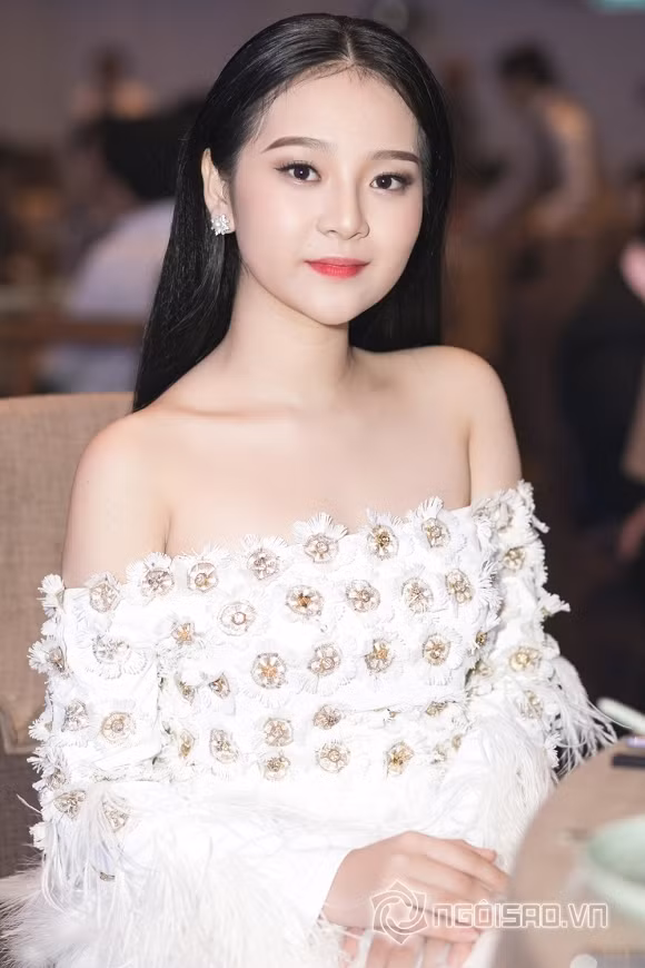 Bat ngo voi ban sao nhi cua Angela Phuong Trinh