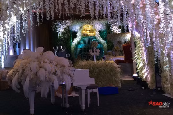 Hinh anh dau tien ve dam cuoi Tran Thanh va Hari Won-Hinh-2