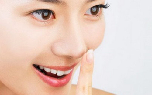 Sống mũi to là tướng của phụ nữ rất có ý chí. Họ sẵn sàng vượt qua mọi khó khăn trong cuộc sống. Họ cũng là người sống dai, sống khỏe.