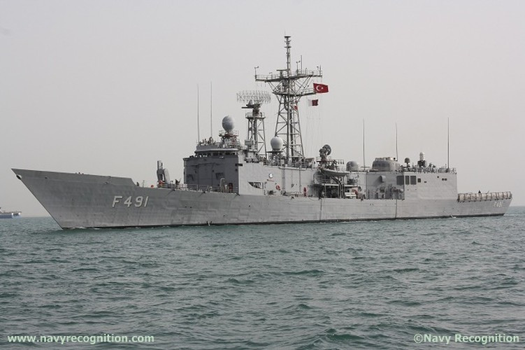 Hải quân Thổ Nhĩ Kỳ đã gửi tàu khu trục lớp Oliver Hazard Perry nâng cấp lớn nhất của mình, con tàu mang theo nhiều loại tên lửa tối tân, vừa cung cấp yểm trợ hỏa lực lại vừa khống chế đường tiếp vận từ hướng biển của đối tác cho LNA.