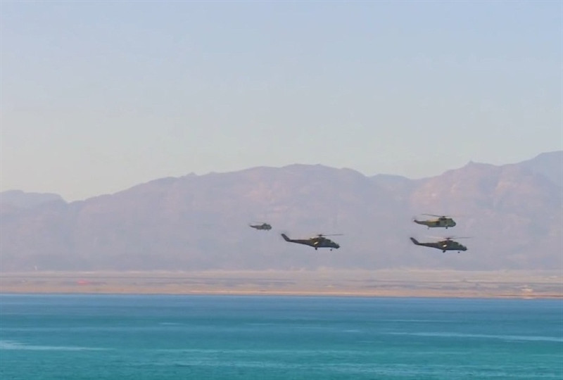 Trong đợt điều động vũ khí quy mô lớn của Ai Cập lần này có khoảng gần 30 xe tăng chiến đấu chủ lực M1A2 Abrams (do Mỹ sản xuất), nhiều trực thăng chiến đấu Mi-24 (Nga sản xuất) được trang bị rocket đa năng S-80 (không xác định được số lượng) và nhiều vũ khí hạng nặng khác.