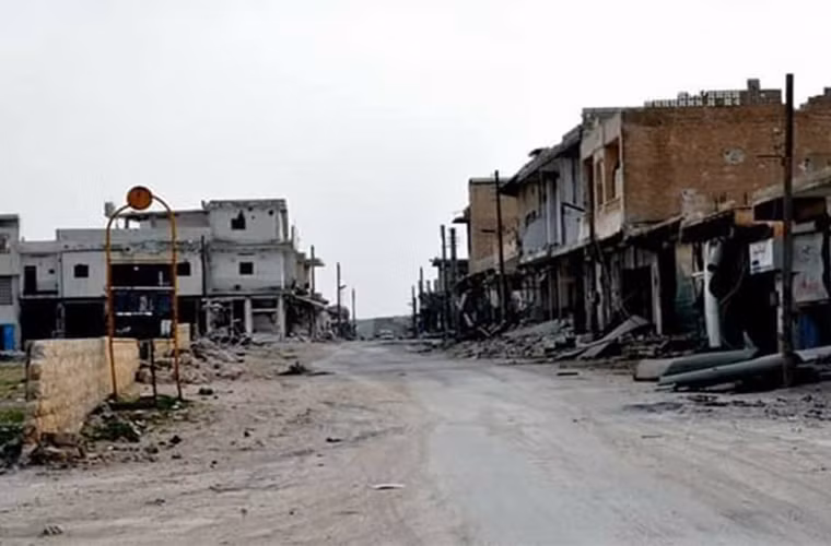 Được biết, các tay súng khủng bố HTS đã cài cắm thêm nhiều bẫy mìn xung quanh Saraqib và triển khai quân tiếp viện tới khu vực này nhằm ngăn cản đà tiến công của Quân đội Syria.