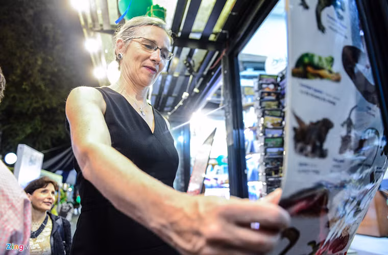 Đại sứ Hà Lan Nienke Trooster bày tỏ sự quan tâm đối với việc chống ngập của thành phố, ảnh hưởng của biến đổi khí hậu lên khu vực Đồng bằng sông Cửu Long cũng như Việt Nam. Bà mong các thành phố có thể giải thích rõ hơn cho phía Hà Lan liệu họ có thể hỗ trợ thành phố trong lĩnh vực nào, làm sao để tương tác được với các đối tượng khác nhau tại TP.HCM và rộng ra khu vực.